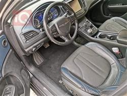 Chrysler 200